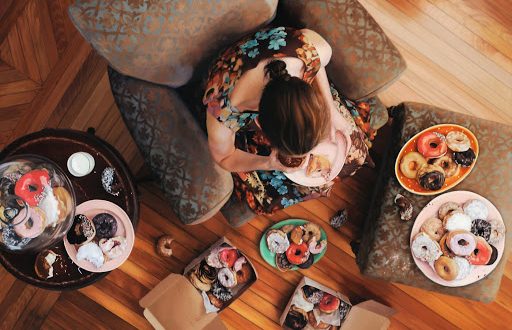 خلاصه کتاب زنان ، غذا ، و خدا توسط کافه کتاب